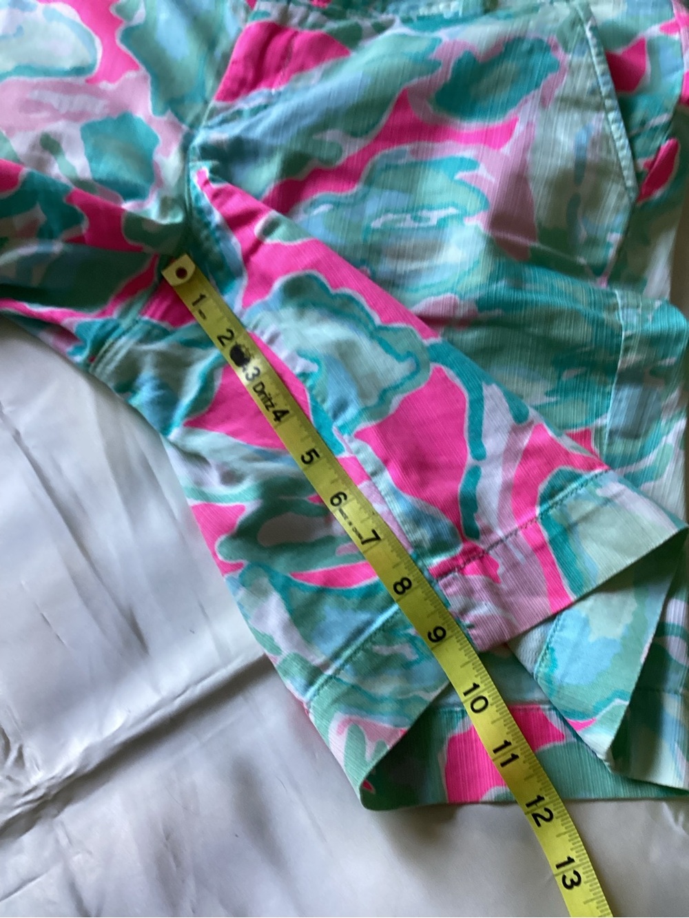 Lilly Pulitzer resort wear vibrant shorts - Picture 7 of 10